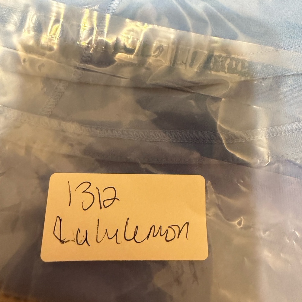 New Lululemon Speed Up LR Lined 2.5” Shorts Size 4 Light Blue - Picture 9 of 13